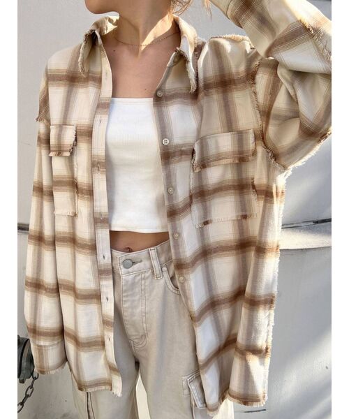 EMODA(エモダ)の「ヘムカットルーズシャツ(シャツ/ブラウス・レディース・ベージュ/ブラック/ブルー・FREE)」の1枚目の写真