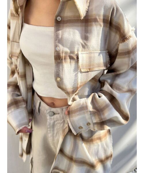 EMODA(エモダ)の「ヘムカットルーズシャツ(シャツ/ブラウス・レディース・ベージュ/ブラック/ブルー・FREE)」の10枚目の写真