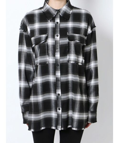 EMODA(エモダ)の「ヘムカットルーズシャツ(シャツ/ブラウス・レディース・ベージュ/ブラック/ブルー・FREE)」の15枚目の写真