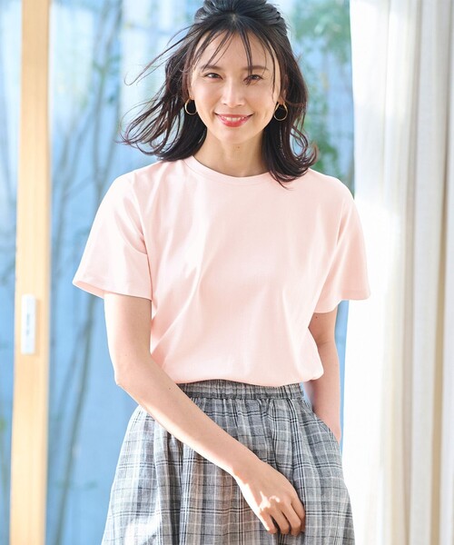 ANY(エニィ)の「【UVケア/接触冷感】プレミアムベーシック半袖Tシャツ(Tシャツ/カットソー・レディース・アイボリー系/ベージュ系/グリーン系/ライトイエロー系/ピンク系/オレンジ系/ブラック系/ブルー系・2/3)」の7枚目の写真