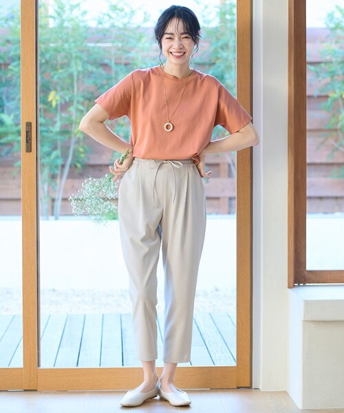ANY(エニィ)の「【UVケア/接触冷感】プレミアムベーシック半袖Tシャツ(Tシャツ/カットソー・レディース・アイボリー系/ベージュ系/グリーン系/ライトイエロー系/ピンク系/オレンジ系/ブラック系/ブルー系・2/3)」の9枚目の写真
