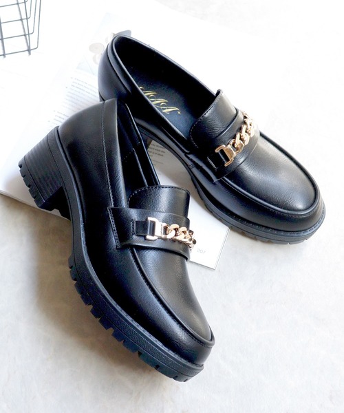 AAA+（サンエープラス）の「軽量厚底 ビットモチーフローファー チェーンビットローファー リボンローファー（ローファー・レディース・ブラック×ホワイト/ダークブラウン/アイボリー/ブラック系その他2/グレイッシュベージュ/ブラック系その他/ブラック/ブラック系1/ダークブラウン系1/ブラック系2/ダークブラウン系2/ブラック系4/ブラック系3・41/37/40/39/38/42/36/35）」の6枚目の写真