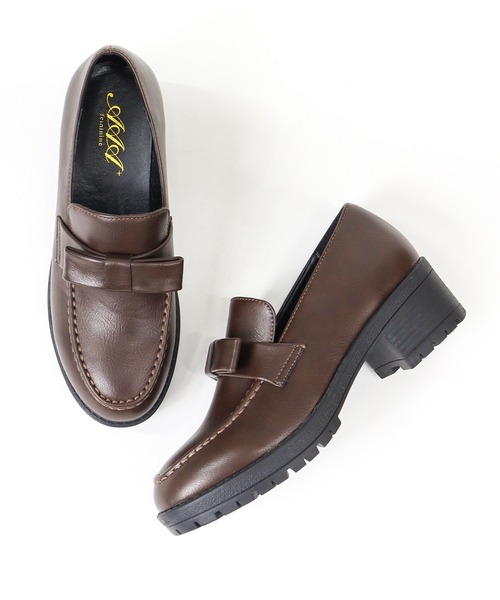 AAA+（サンエープラス）の「軽量厚底 ビットモチーフローファー チェーンビットローファー リボンローファー（ローファー・レディース・ブラック×ホワイト/ダークブラウン/アイボリー/ブラック系その他2/グレイッシュベージュ/ブラック系その他/ブラック/ブラック系1/ダークブラウン系1/ブラック系2/ダークブラウン系2/ブラック系4/ブラック系3・41/37/40/39/38/42/36/35）」の12枚目の写真