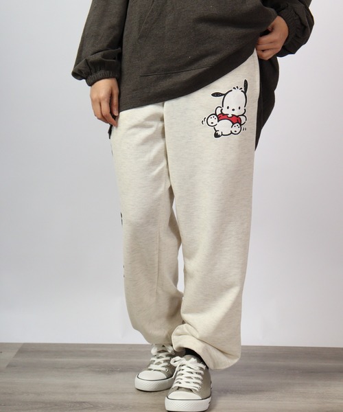 sanrio(サンリオ)の「sanrio キャラクター スウェット パンツ 裏毛(スウェットパンツ・レディース・オレンジ/ネイビー/パープル/ブラック/エメラルド/アイボリー/オートミール/サックスブルー・M/L/LL)」の4枚目の写真