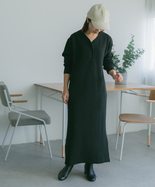 FORK&SPOON(フォークアンドスプーン)の「FORK&SPOON ラゲットリブヘンリーネックワンピース(ワンピース・レディース・ブラック/アイボリー・1/2)」の6枚目の写真