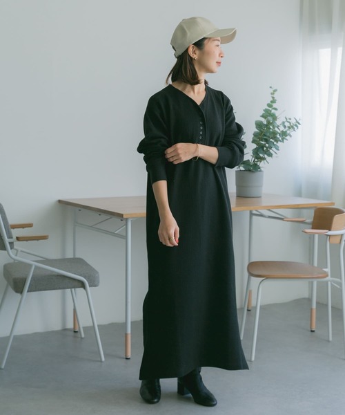 FORK&SPOON(フォークアンドスプーン)の「FORK&SPOON ラゲットリブヘンリーネックワンピース(ワンピース・レディース・ブラック/アイボリー・1/2)」の11枚目の写真