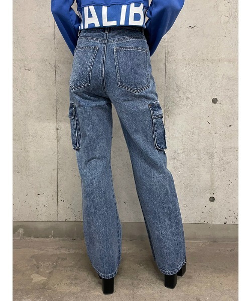 ENVYM（アンビー）の「カーゴDENIMPT（デニムパンツ・レディース・ブルー・SMALL/MEDIUM）」の2枚目の写真