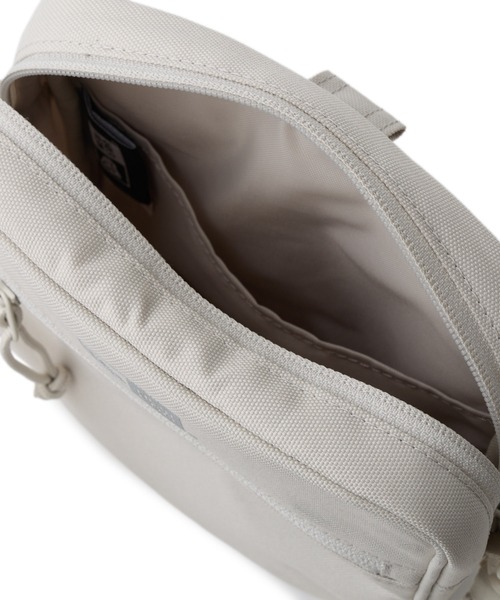 NEW ERA（ニューエラ）の「ニューエラ スクエア ショルダーポーチ BAG（ショルダーバッグ・メンズ・ブラック/ベージュ/ベージュ系その他・FREE）」の22枚目の写真