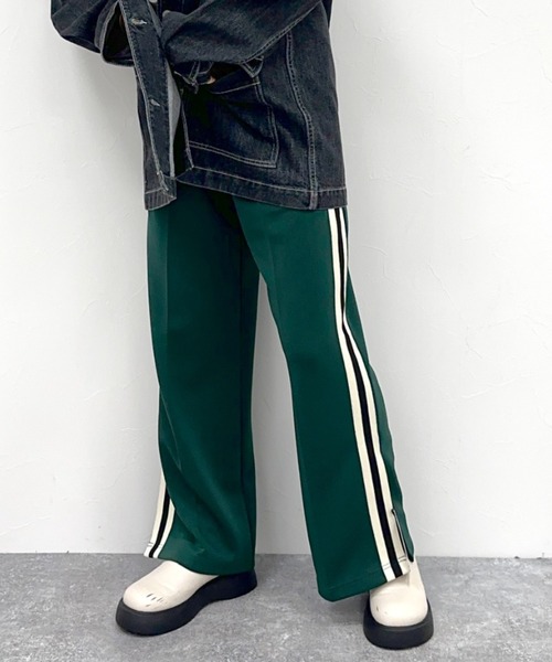 FOREVER 21(フォーエバー トゥエンティーワン)の「【STREET】ラインジャージパンツ(その他パンツ・レディース・ブルー/グリーン/イエロー・FREE)」の2枚目の写真