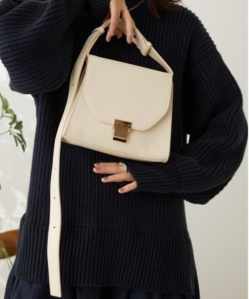 crie conforto（クリーコンフォルト）の「カブセミニショルダー（ショルダーバッグ・レディース・ライトパープル/ブラック/オフホワイト・FREE）」の2枚目の写真