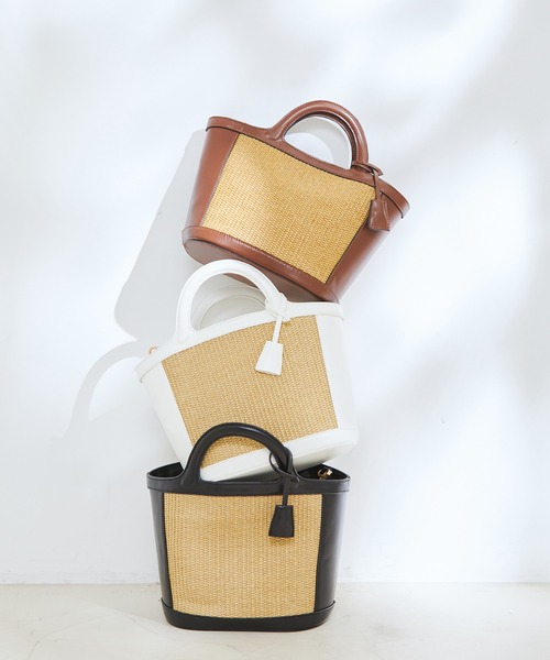 VIS（ビス）の「【2WAY】クリテハンドル雑材トートバッグ（かごバッグ・レディース・オフホワイト/ブラック/ダークブラウン・FREE）」の4枚目の写真