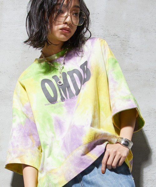 GEVS.(ジェイヴィス)の「<大きいサイズ> 綿100%ムラ染ロゴプリントTシャツ GEVS.(Tシャツ/カットソー・レディース・ブラック系/パープル系・4L/LL/3L/L/5L)」の1枚目の写真