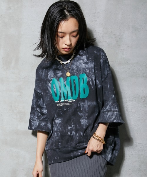 GEVS.(ジェイヴィス)の「<大きいサイズ> 綿100%ムラ染ロゴプリントTシャツ GEVS.(Tシャツ/カットソー・レディース・ブラック系/パープル系・4L/LL/3L/L/5L)」の4枚目の写真