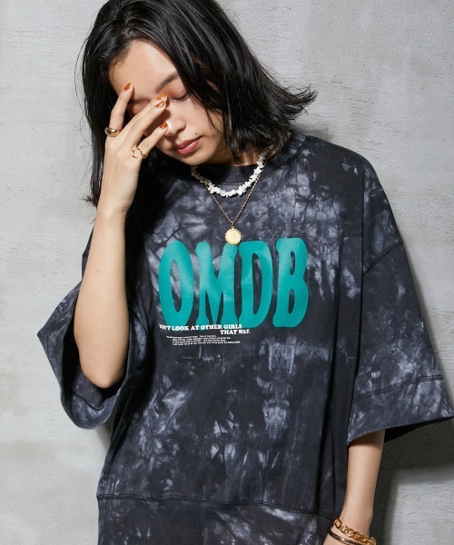 GEVS.(ジェイヴィス)の「<大きいサイズ> 綿100%ムラ染ロゴプリントTシャツ GEVS.(Tシャツ/カットソー・レディース・ブラック系/パープル系・4L/LL/3L/L/5L)」の3枚目の写真