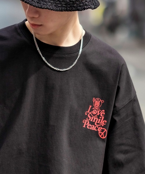 SMILEY FACE（スマイリーフェイス）の「【Smiliey Face】プリント＆ワッペン刺繍 半袖Tシャツ（Tシャツ/カットソー・メンズ・ブラック/サックスブルー/ブラック系その他/ホワイト/ホワイト系その他/ロイヤルブルー・X-LARGE/MEDIUM/LARGE）」の7枚目の写真