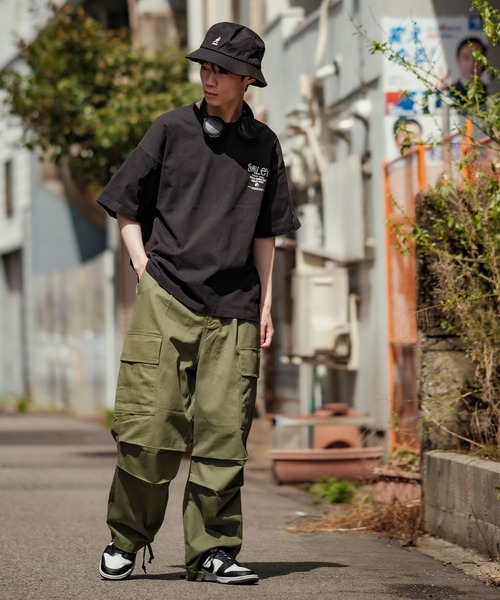 SMILEY FACE（スマイリーフェイス）の「【Smiliey Face】プリント＆ワッペン刺繍 半袖Tシャツ（Tシャツ/カットソー・メンズ・ブラック/サックスブルー/ブラック系その他/ホワイト/ホワイト系その他/ロイヤルブルー・X-LARGE/MEDIUM/LARGE）」の20枚目の写真