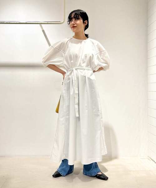 KBF（ケイビーエフ）の「配色ステッチボリュームスリーブワンピース（ワンピース・レディース・ホワイト/ネイビー/カーキ・ONE）」の6枚目の写真