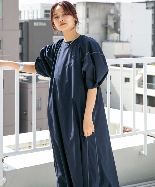 KBF（ケイビーエフ）の「配色ステッチボリュームスリーブワンピース（ワンピース・レディース・ホワイト/ネイビー/カーキ・ONE）」の13枚目の写真