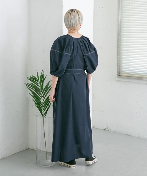 KBF（ケイビーエフ）の「配色ステッチボリュームスリーブワンピース（ワンピース・レディース・ホワイト/ネイビー/カーキ・ONE）」の8枚目の写真