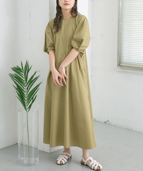 KBF（ケイビーエフ）の「配色ステッチボリュームスリーブワンピース（ワンピース・レディース・ホワイト/ネイビー/カーキ・ONE）」の21枚目の写真