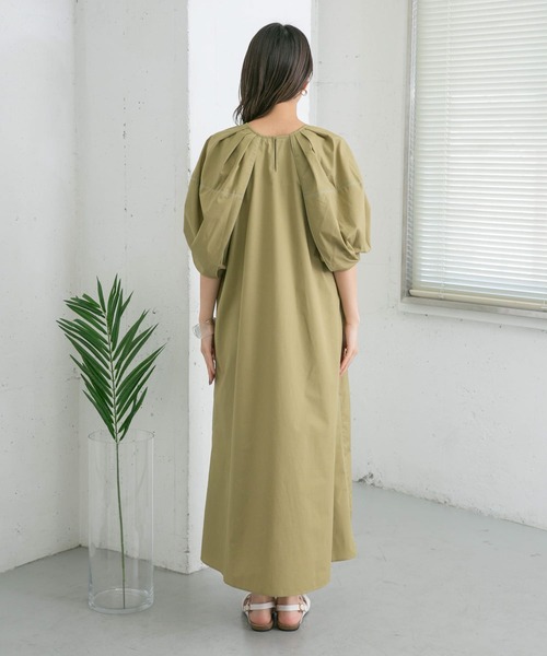 KBF（ケイビーエフ）の「配色ステッチボリュームスリーブワンピース（ワンピース・レディース・ホワイト/ネイビー/カーキ・ONE）」の22枚目の写真