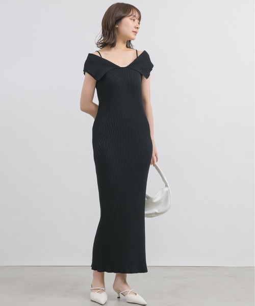 NEUNA（ヌナ）の「【肩見せもできる2wayデザイン！】2WAYビッグカラーニットワンピース（ワンピース・レディース・ブラック/グレイッシュベージュ/アイボリー・SMALL/FREE）」の7枚目の写真