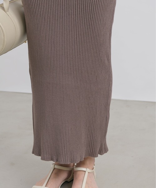 NEUNA（ヌナ）の「【肩見せもできる2wayデザイン！】2WAYビッグカラーニットワンピース（ワンピース・レディース・ブラック/グレイッシュベージュ/アイボリー・SMALL/FREE）」の13枚目の写真