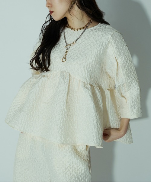 Ezick（エジック）の「Flower petals 3Dペプラムトップス（シャツ/ブラウス・レディース・ブラック/オフホワイト/パープル・FREE）」の20枚目の写真