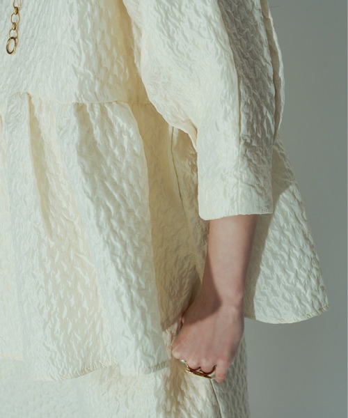 Ezick（エジック）の「Flower petals 3Dペプラムトップス（シャツ/ブラウス・レディース・ブラック/オフホワイト/パープル・FREE）」の21枚目の写真