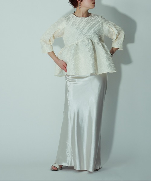 Ezick（エジック）の「Flower petals 3Dペプラムトップス（シャツ/ブラウス・レディース・ブラック/オフホワイト/パープル・FREE）」の16枚目の写真