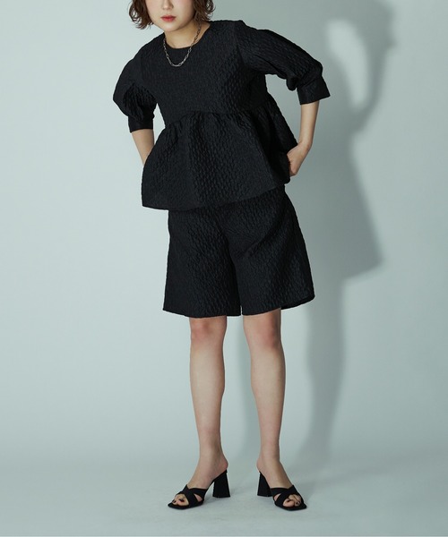 Ezick（エジック）の「Flower petals 3Dペプラムトップス（シャツ/ブラウス・レディース・ブラック/オフホワイト/パープル・FREE）」の22枚目の写真