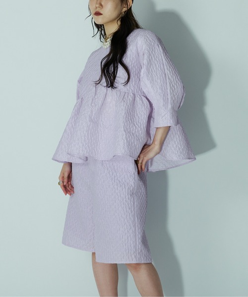 Ezick（エジック）の「Flower petals 3Dペプラムトップス（シャツ/ブラウス・レディース・ブラック/オフホワイト/パープル・FREE）」の7枚目の写真