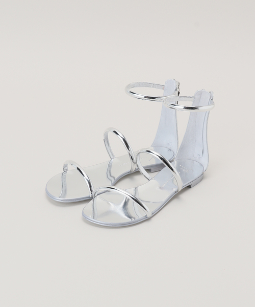Giuseppe Zanotti（ジュベッゼサノッティ）の「【GIUSEPPE ZANOTTI/ジュゼッペ ザノッティ】metallic 3strap sandal（サンダル・レディース・シルバー・37/39/36）」の3枚目の写真