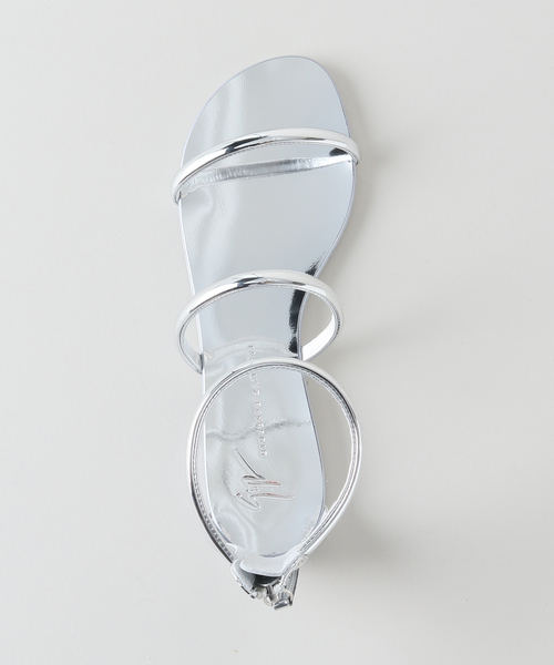 Giuseppe Zanotti（ジュベッゼサノッティ）の「【GIUSEPPE ZANOTTI/ジュゼッペ ザノッティ】metallic 3strap sandal（サンダル・レディース・シルバー・37/39/36）」の8枚目の写真