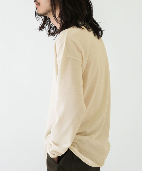 URBAN RESEARCH Sonny Label（アーバンリサーチサニーレーベル）の「『抗菌/防臭』レイヤードロングスリーブTシャツ（Tシャツ/カットソー・メンズ・ナチュラル/チャコールグレー/ホワイト・MEDIUM/LARGE）」の22枚目の写真