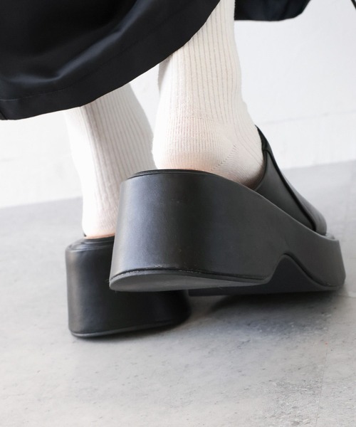 RAGEBLUE(レイジブルー)の「厚底/シンセティックレザーサボ(スリッポン・レディース・ホワイト/ブラック・SMALL/LARGE/MEDIUM)」の5枚目の写真