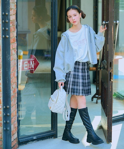 LOVETOXIC（ラブトキシック）の「キルティング合皮ミニリュック（バックパック/リュック・キッズ・オフホワイト/ブラック/サックスブルー・FREE）」の5枚目の写真