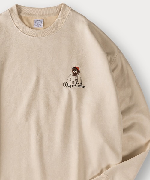SlashDate(スラッシュデイト)の「BEARD MANワンポイント刺繍ポンチスウェードスウェット/プルオーバー(スウェット・メンズ・アイボリー/チャコールグレー/グレー系その他/グリーン/ブラウン/オフホワイト・L/M)」の1枚目の写真
