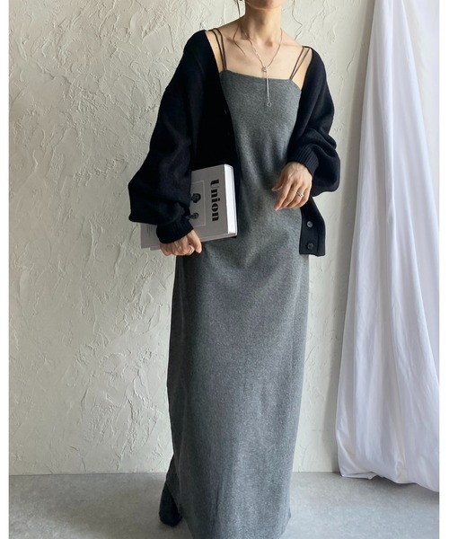 She's Closet(シーズクローゼット)の「ミックスカラードルマンスリーブボリューム袖Vネックニットカーディガン(カーディガン/ボレロ・レディース・ピンク/ブラック/アイボリー/グレイッシュベージュ・FREE)」の22枚目の写真