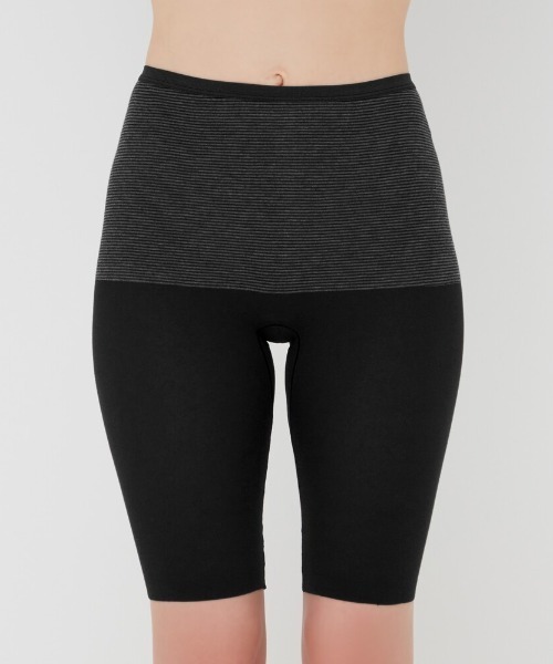 GUNZE(グンゼ)の「HOTMAGIC/ホットマジック 冷えのポイントを集中的に暖める あったか5分丈ボトム(インナーウェア/肌着・レディース・ベージュ系その他/ネイビー/ブラック/ピンク/ブルーグレー・MEDIUM/X-LARGE/LARGE)」の1枚目の写真