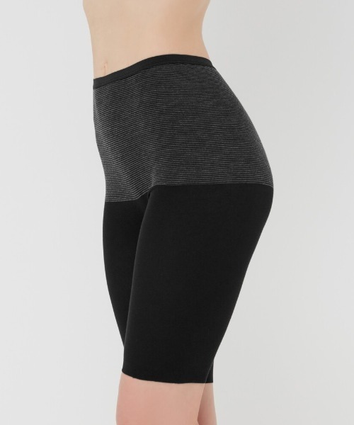 GUNZE(グンゼ)の「HOTMAGIC/ホットマジック 冷えのポイントを集中的に暖める あったか5分丈ボトム(インナーウェア/肌着・レディース・ベージュ系その他/ネイビー/ブラック/ピンク/ブルーグレー・MEDIUM/X-LARGE/LARGE)」の6枚目の写真