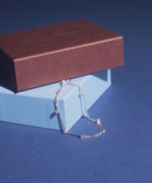 Ray BEAMS(レイビームス)の「ビジュー チェーン ブレスレット(ブレスレット・レディース・ゴールド/シルバー・ONE SIZE)」の3枚目の写真