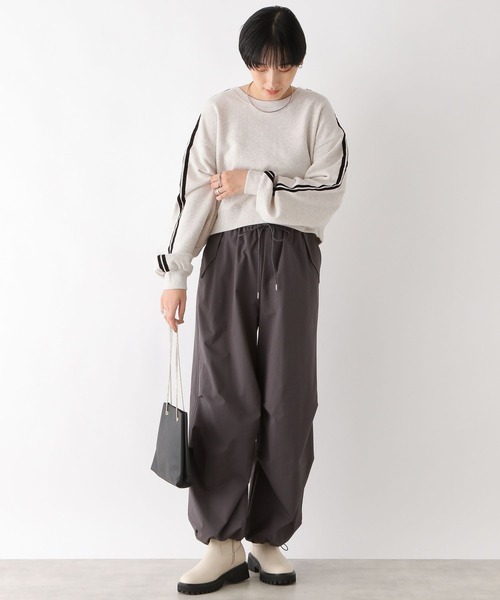 LEPSIM(レプシィム)の「ラインスウェットプルオーバー 977236(Tシャツ/カットソー・レディース・ブラック/ライトグレー/チャコールグレー/オフホワイト/グレー系その他・FREE/SHORT)」の14枚目の写真