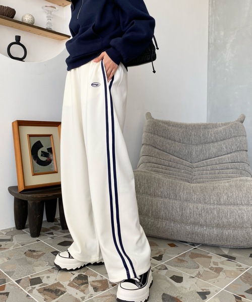 moment+（モーメントプラス）の「ロゴ刺繍トラックジャージパンツ（その他パンツ・レディース・アイボリー/ブラック/ネイビー/ホワイト系その他/レッド/ブラウン・L/M）」の7枚目の写真