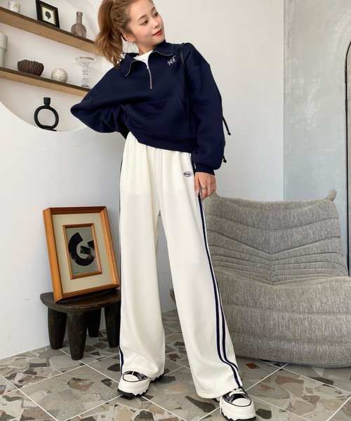 moment+（モーメントプラス）の「ロゴ刺繍トラックジャージパンツ