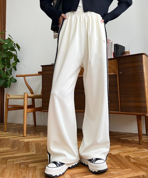 moment+（モーメントプラス）の「ロゴ刺繍トラックジャージパンツ（その他パンツ・レディース・アイボリー/ブラック/ネイビー/ホワイト系その他/レッド/ブラウン・L/M）」の22枚目の写真