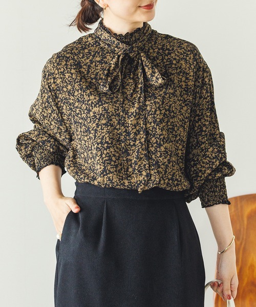 hunch（ハンチ）の「単色花柄ボウタイブラウス（シャツ/ブラウス