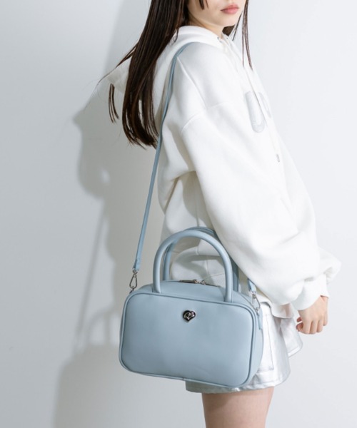 OLIVE des OLIVE（オリーブデオリーブ）の「ハートエンブレム付きボストンバッグ　1032120170（ショルダーバッグ・レディース・ブラック/サックスブルー/アイボリー・FREE）」の19枚目の写真