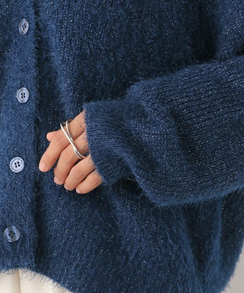 LEPSIM(レプシィム)の「5ゲージラメフェザーカーディガン 980542(ニット/セーター・レディース・ネイビー/オフホワイト/ライトグレー・FREE)」の22枚目の写真