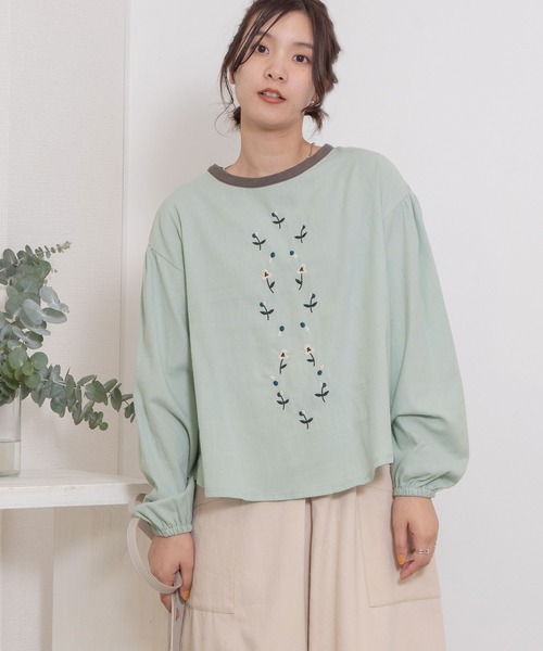 POU DOU DOU（プードゥドゥ）の「配色衿フロントボタニカル刺繍ブラウス（シャツ/ブラウス・レディース・キナリ/ダークブラウン/ライトブルー・3）」の4枚目の写真